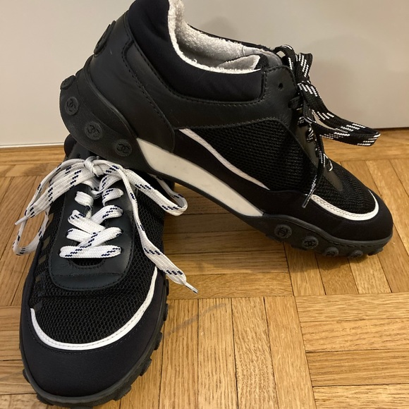 CHANEL CC Calfskin Mesh Lycra Sneakers 39 Black - Picture 2 of 9